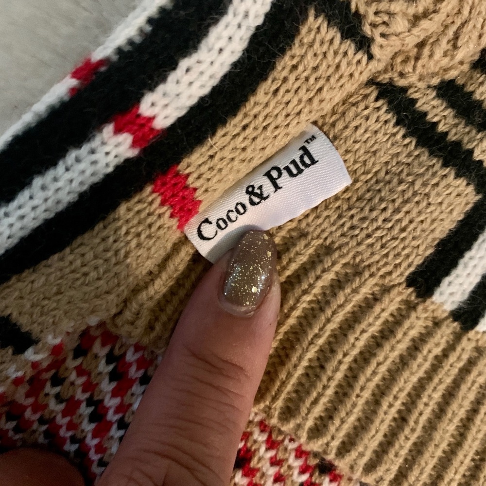 👑✅PRICE FIRM✅ Warm checkered doggie sweater. 💯% Wool. NWOT - Picture 4 of 12